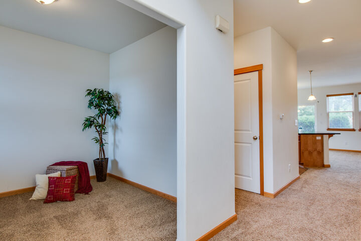 Property Photo: Interiors 2953 SW Berwick Dr WA 98277