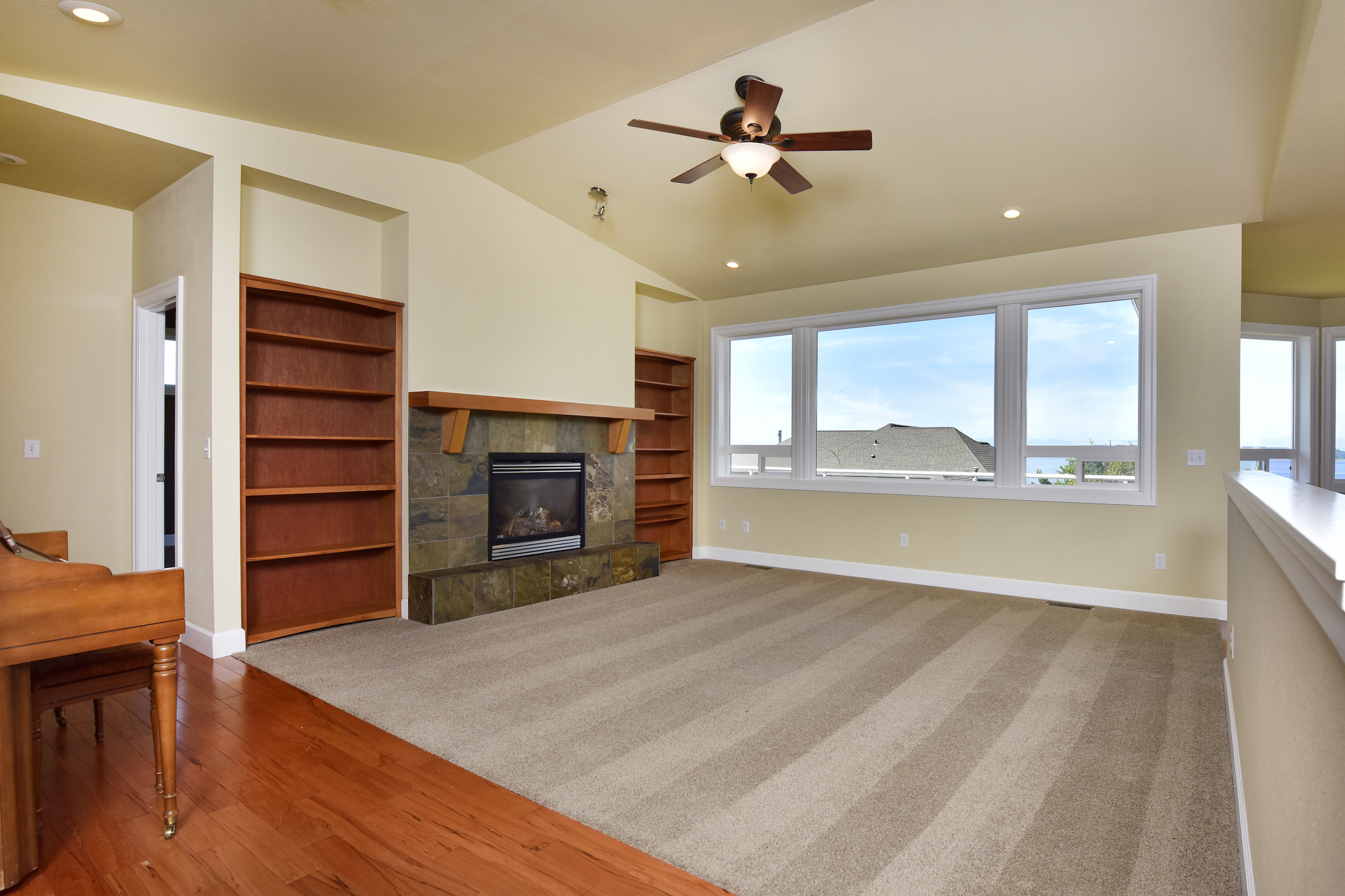 Property Photo: Living room 5556 Whitehorn Wy  WA 98230 
