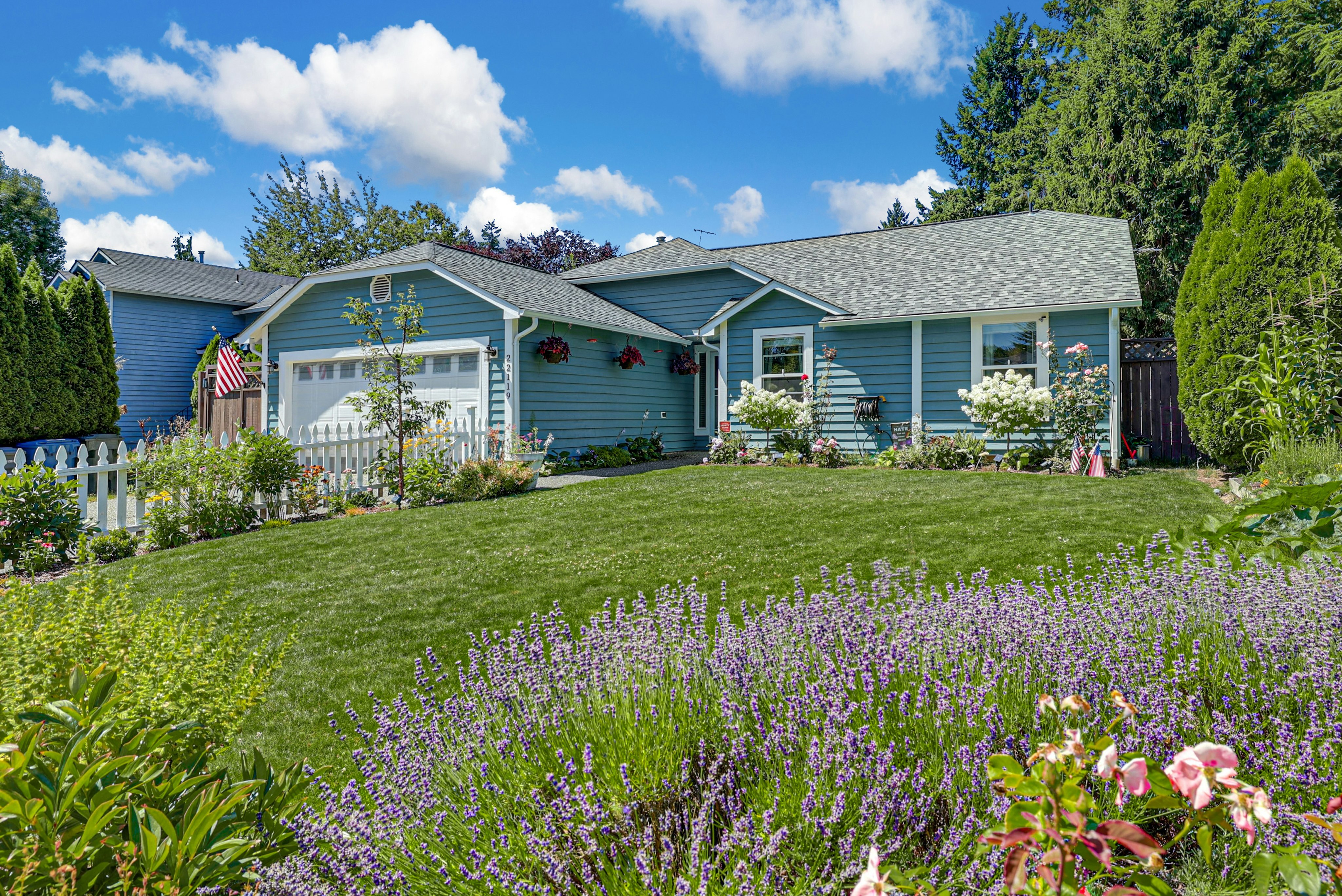 Property Photo:  22119  124th Avenue SE  WA 98031 