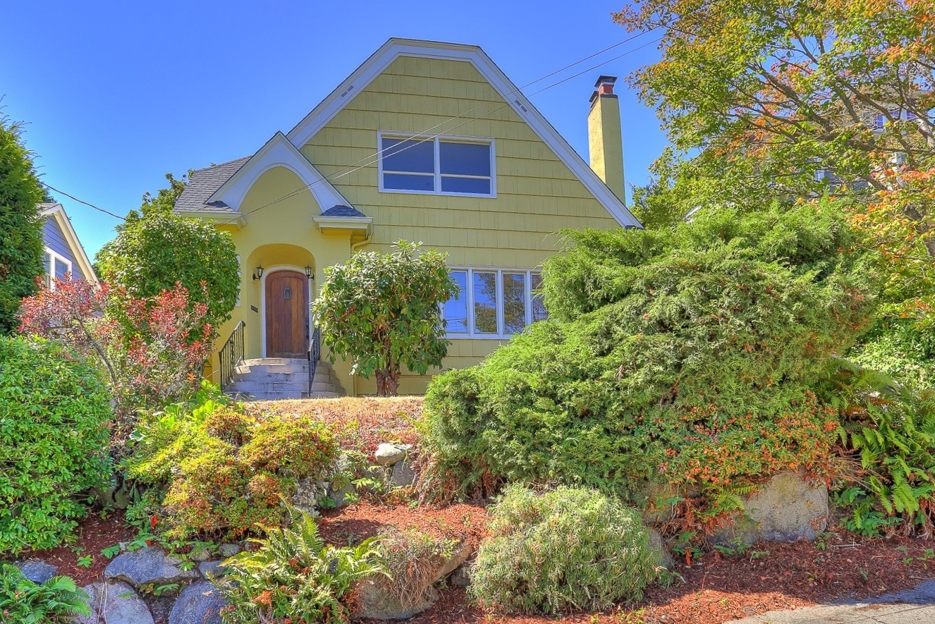 Property Photo: Front 7017 17th Ave NE WA 98115