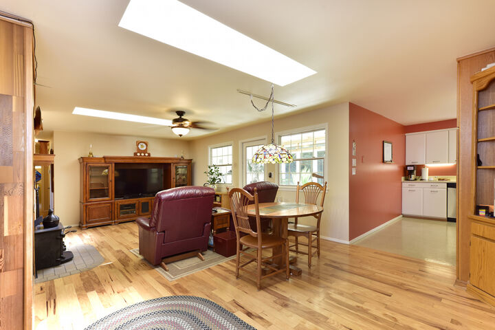 Property Photo: Family room 2915 Kelly Rd WA 98226