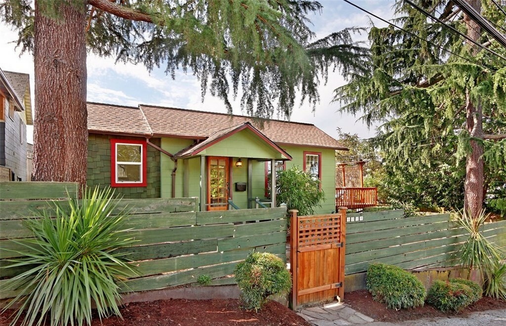 Property Photo: 3715 S Andover St  3715 S Andover St  WA 98118 