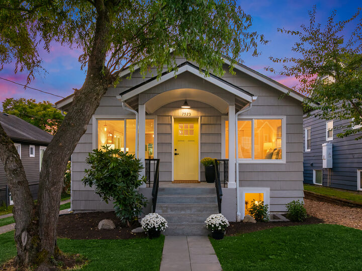 Property Photo:  7523  12th Avenue NW  WA 98117 