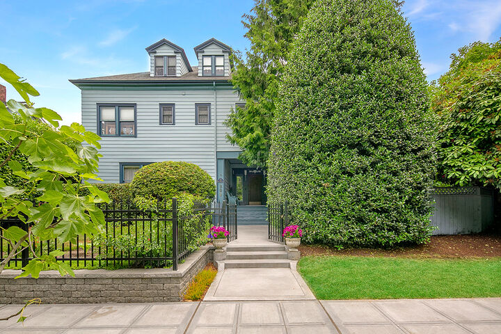 902 17th Ave E  Seattle WA 98112 photo