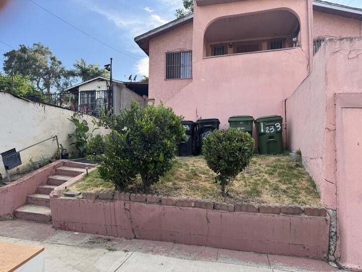 Property Photo:  1233 N Evergreen Ave  CA 90033 