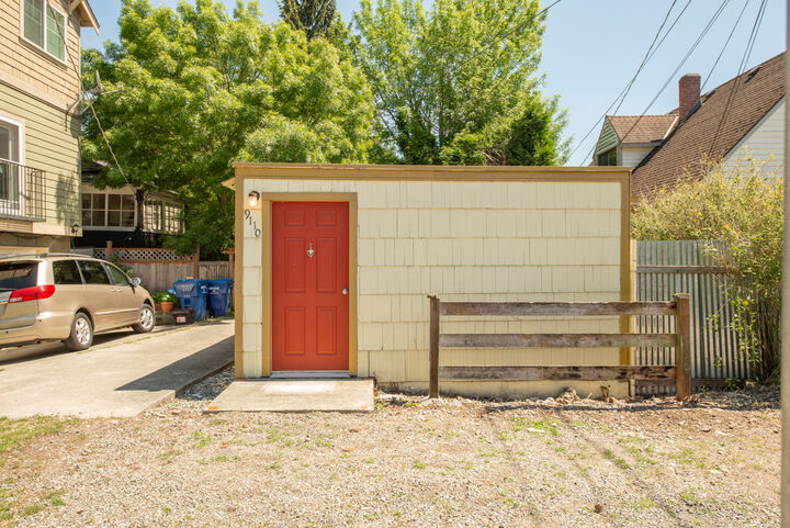 Property Photo:  9110 Fremont Ave N  WA 98103 