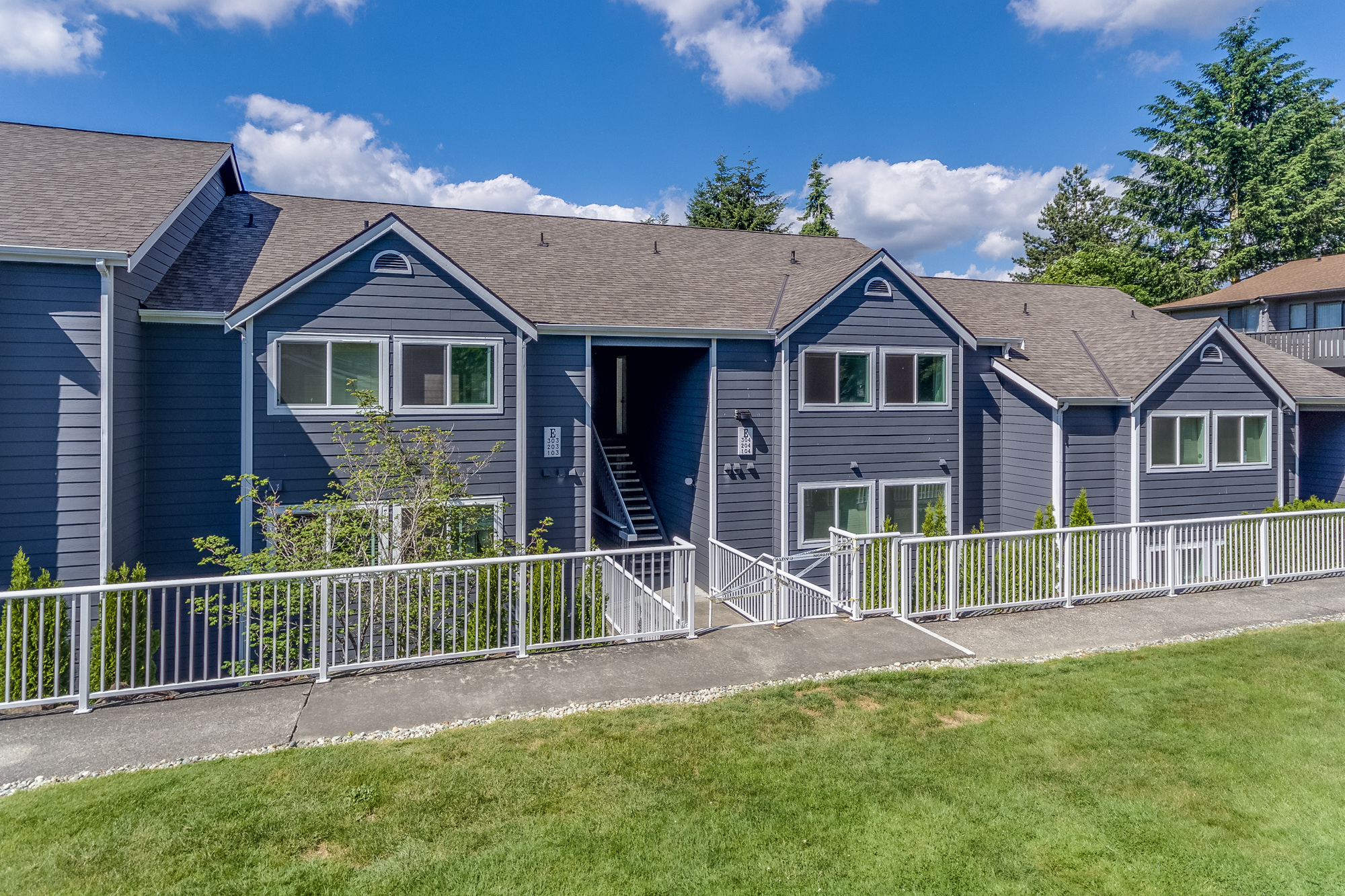 Property Photo: 12510 109th Ct NE E304 WA 98034