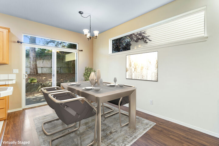 Property Photo:  1541 NE 10th Pl  OR 97013 