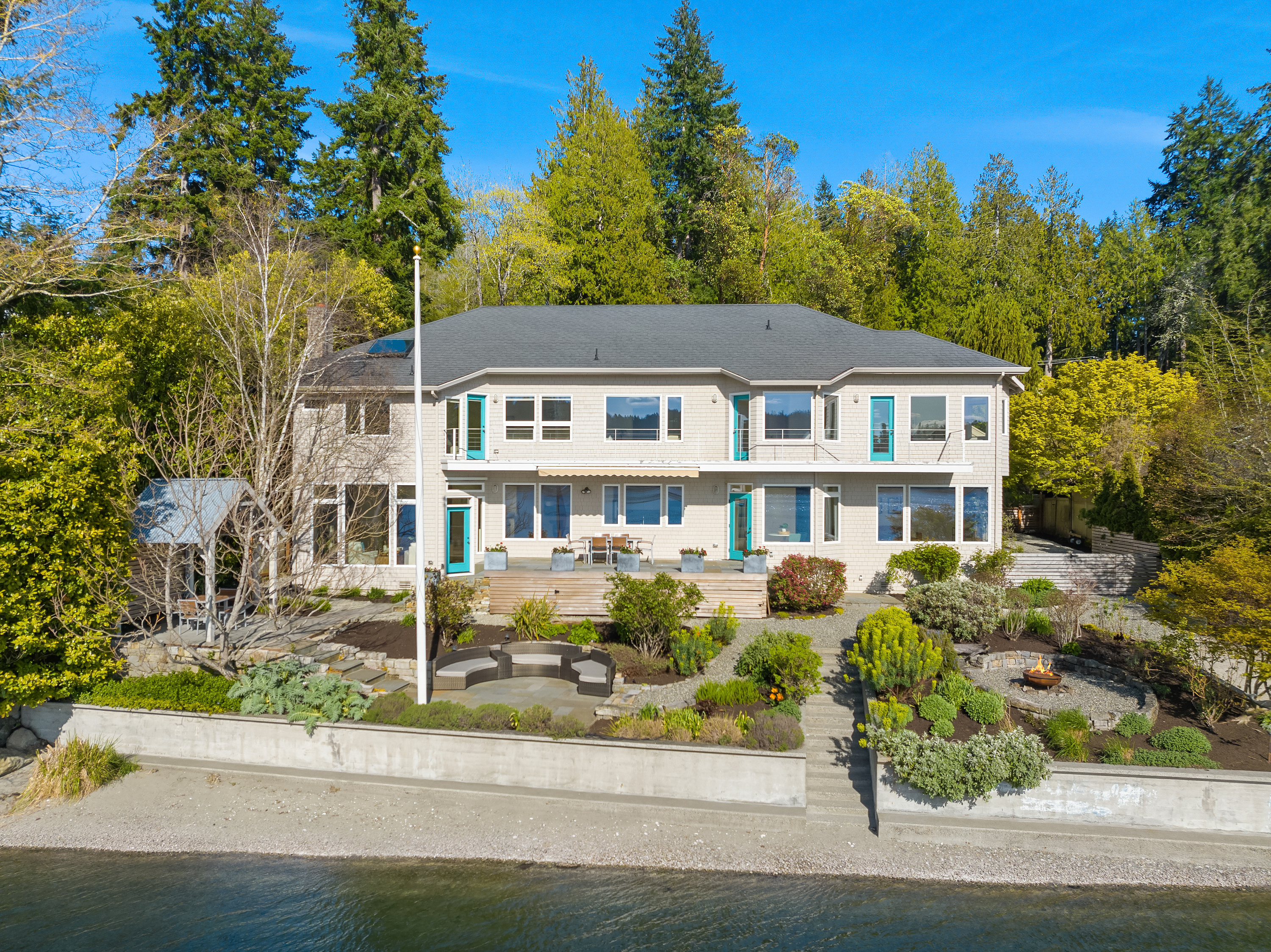 Property Photo: 4175 Pleasant Beach Dr NE 4175 Pleasant Beach Drive NE  WA 98110 