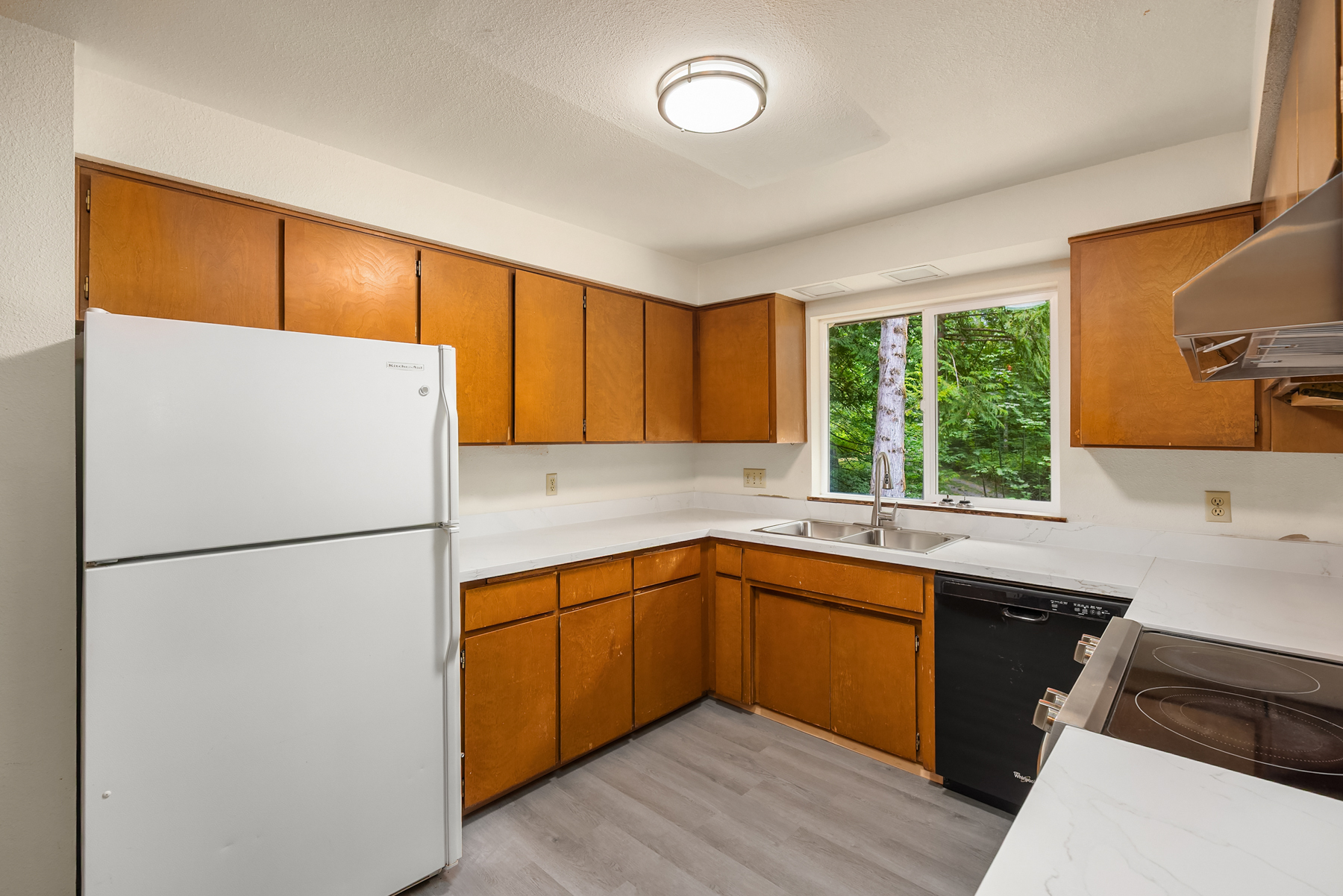 Property Photo:  13909  Ellingsen Road NE  WA 98110 