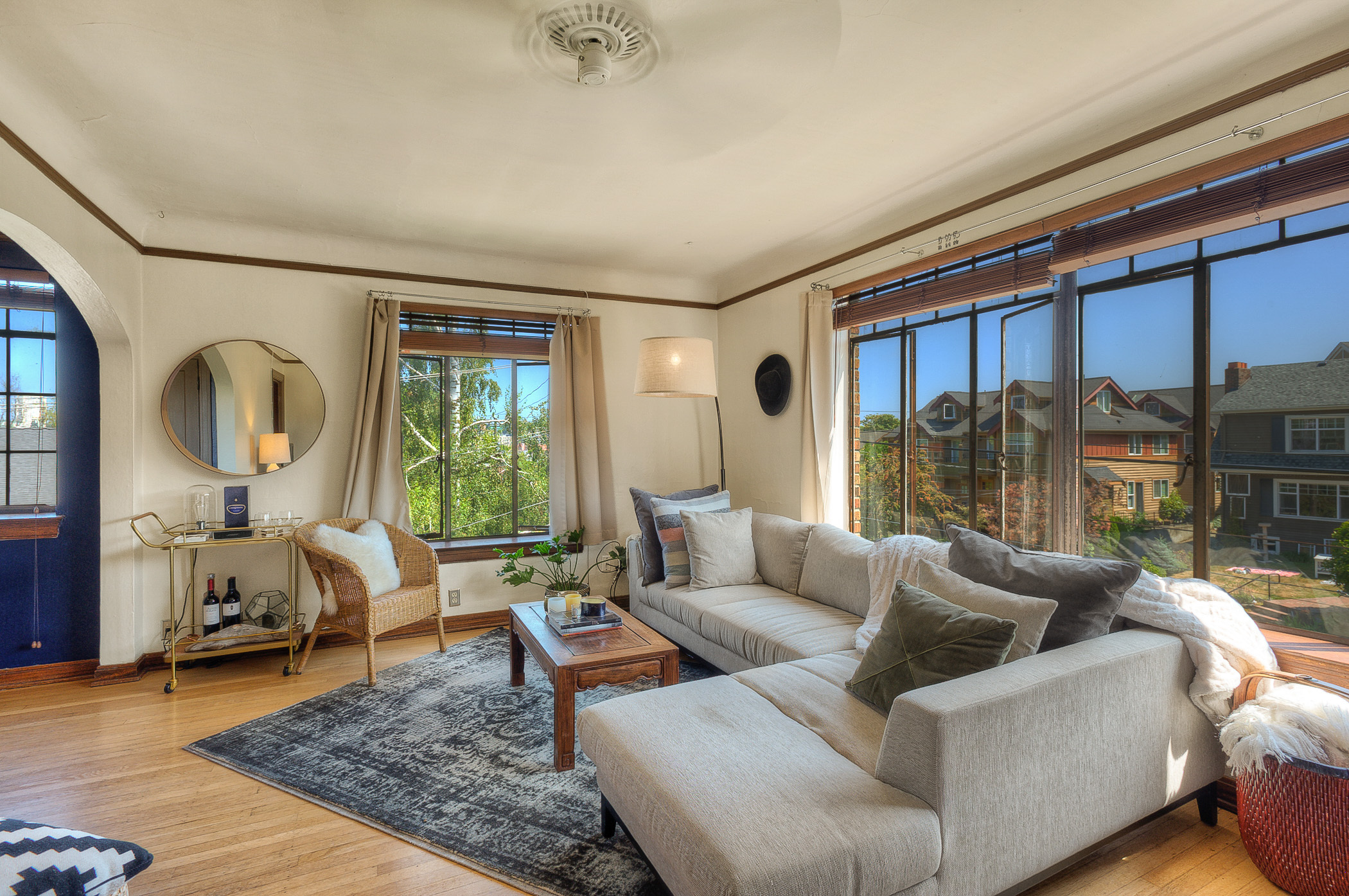 Property Photo: Living room/dining room 3121 Franklin Ave E 31 WA 98102