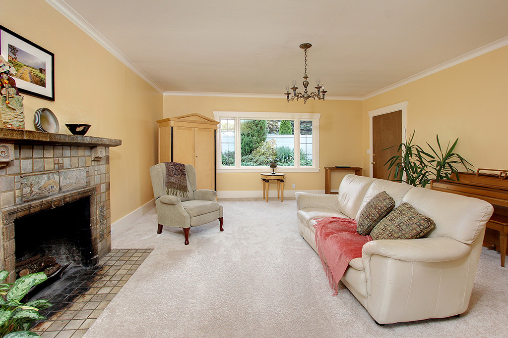 Property Photo: Living room 11520 25th Avenue NE  WA 98125 