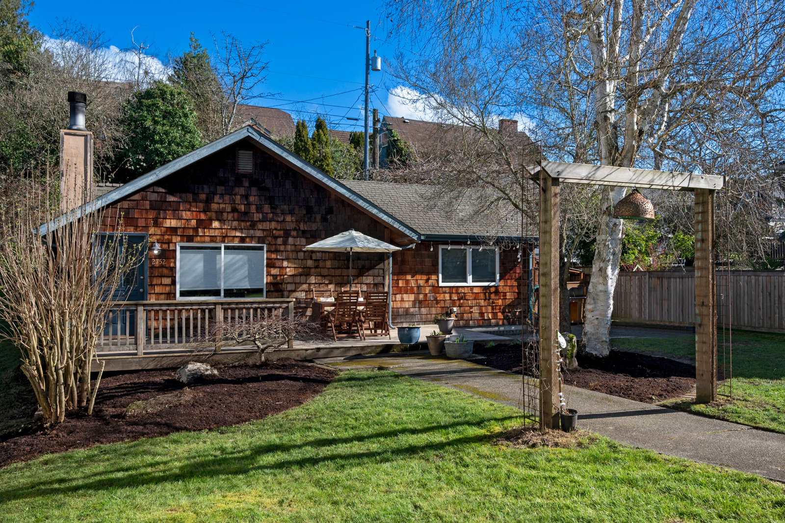 Property Photo: Main 2752 46th Avenue SW  WA 98116 