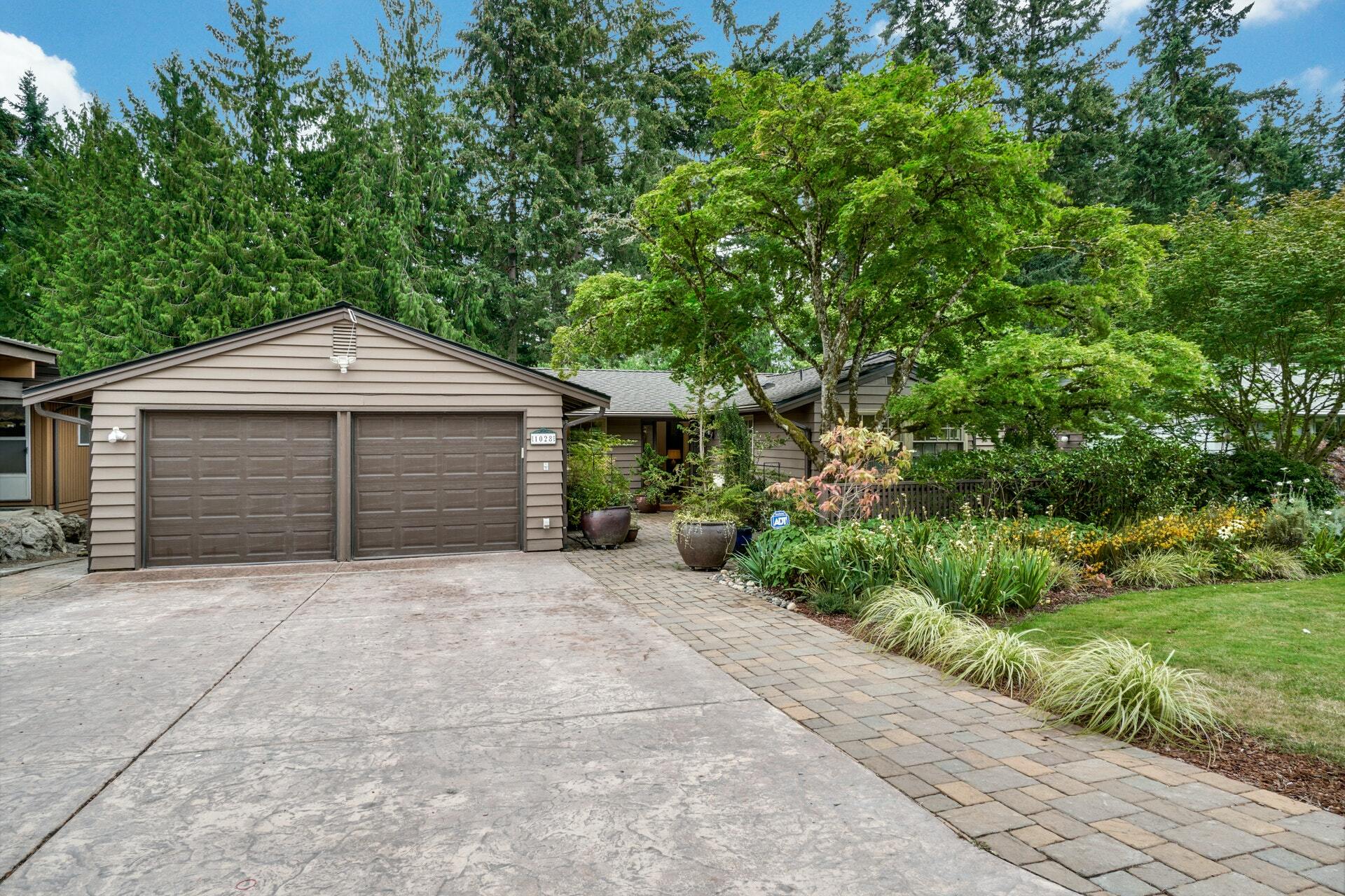 Property Photo: 1028 172nd Ave NE WA 98008