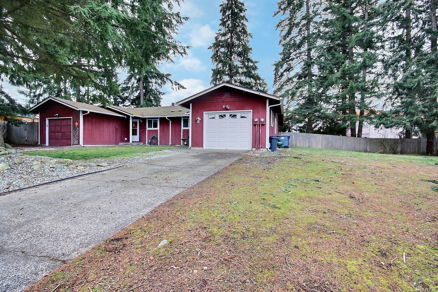 Property Photo:  108 -110 192nd Street Ct E  WA 98387 