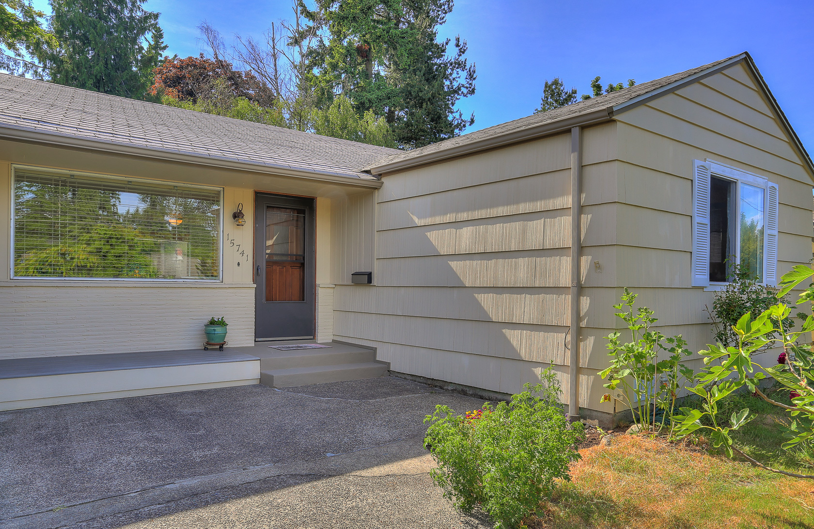 Property Photo: 15741 Palatine Ave N 15741 Palatine Ave N  WA 98133 
