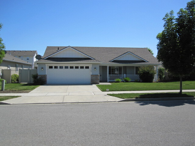 Property Photo: 19522 E Shannon Ave WA 99016