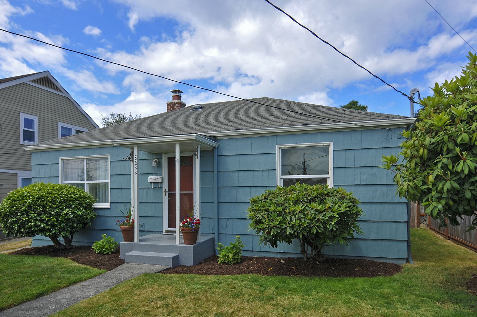 Property Photo: 8633 36th Ave SW WA 98126
