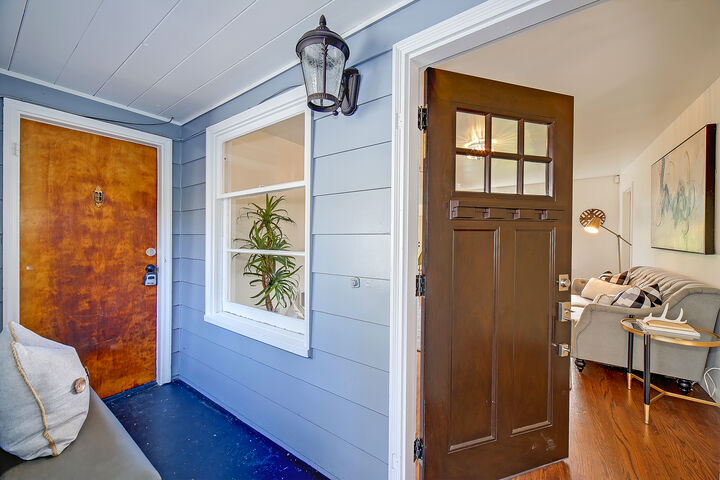 Property Photo:  10208  15th Avenue NE  WA 98125 