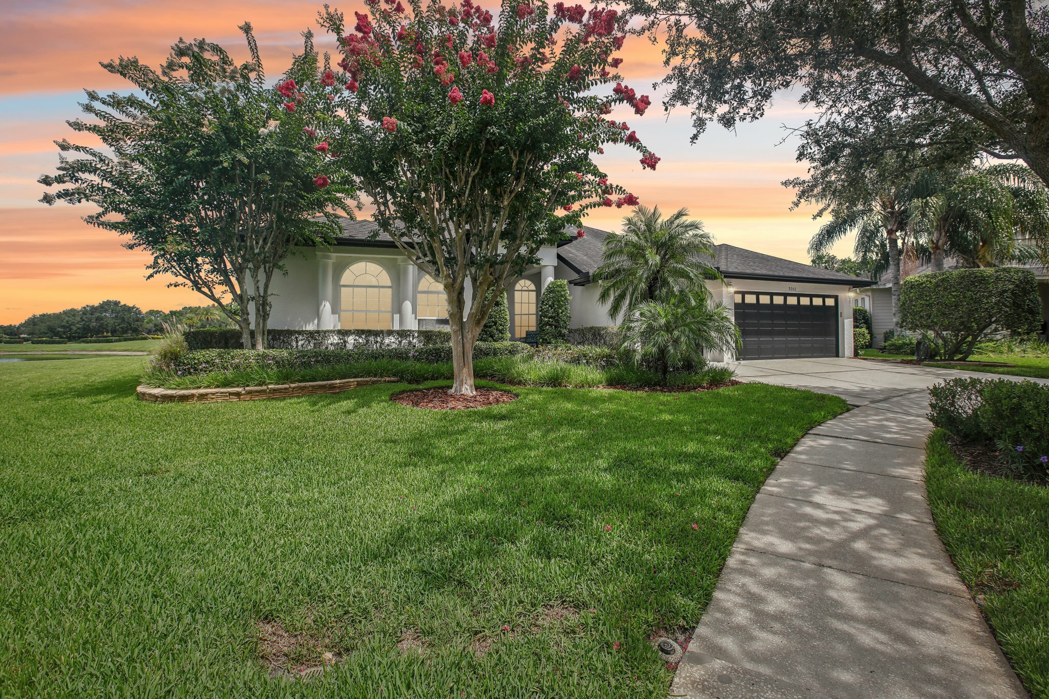 Property Photo:  9202 Everwood Court  FL 33647 