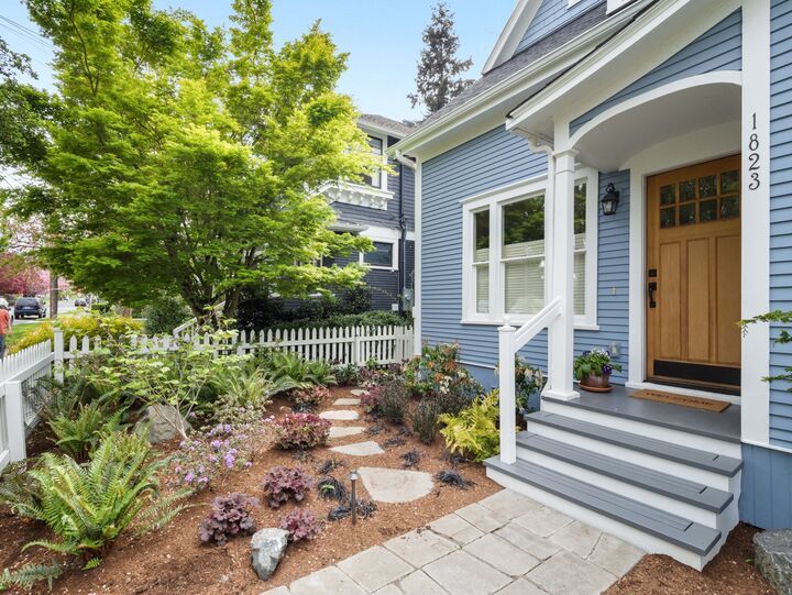 Property Photo:  1823  Warren Avenue N  WA 98109 