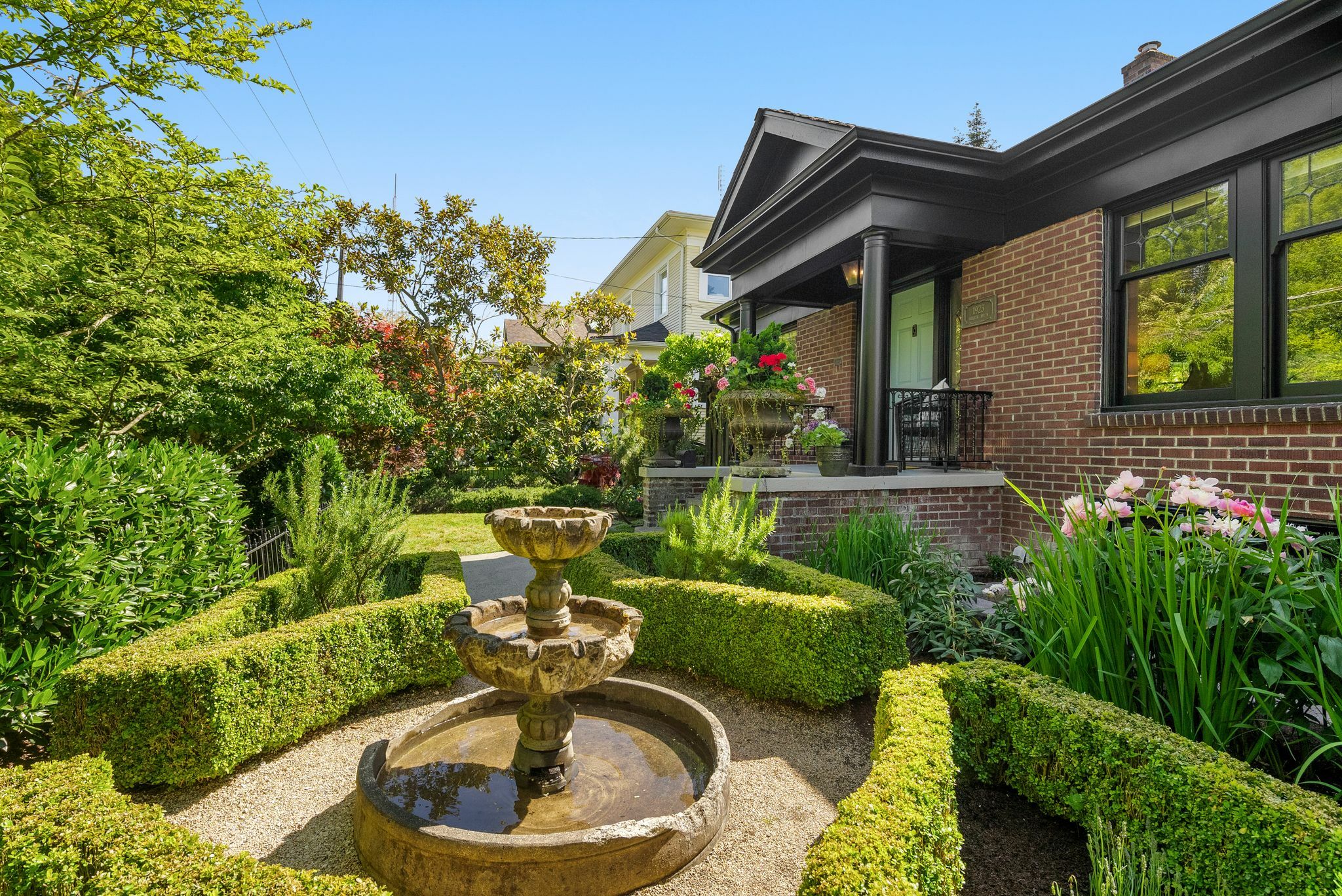 Property Photo: 1923 Warren Avenue N WA 98109