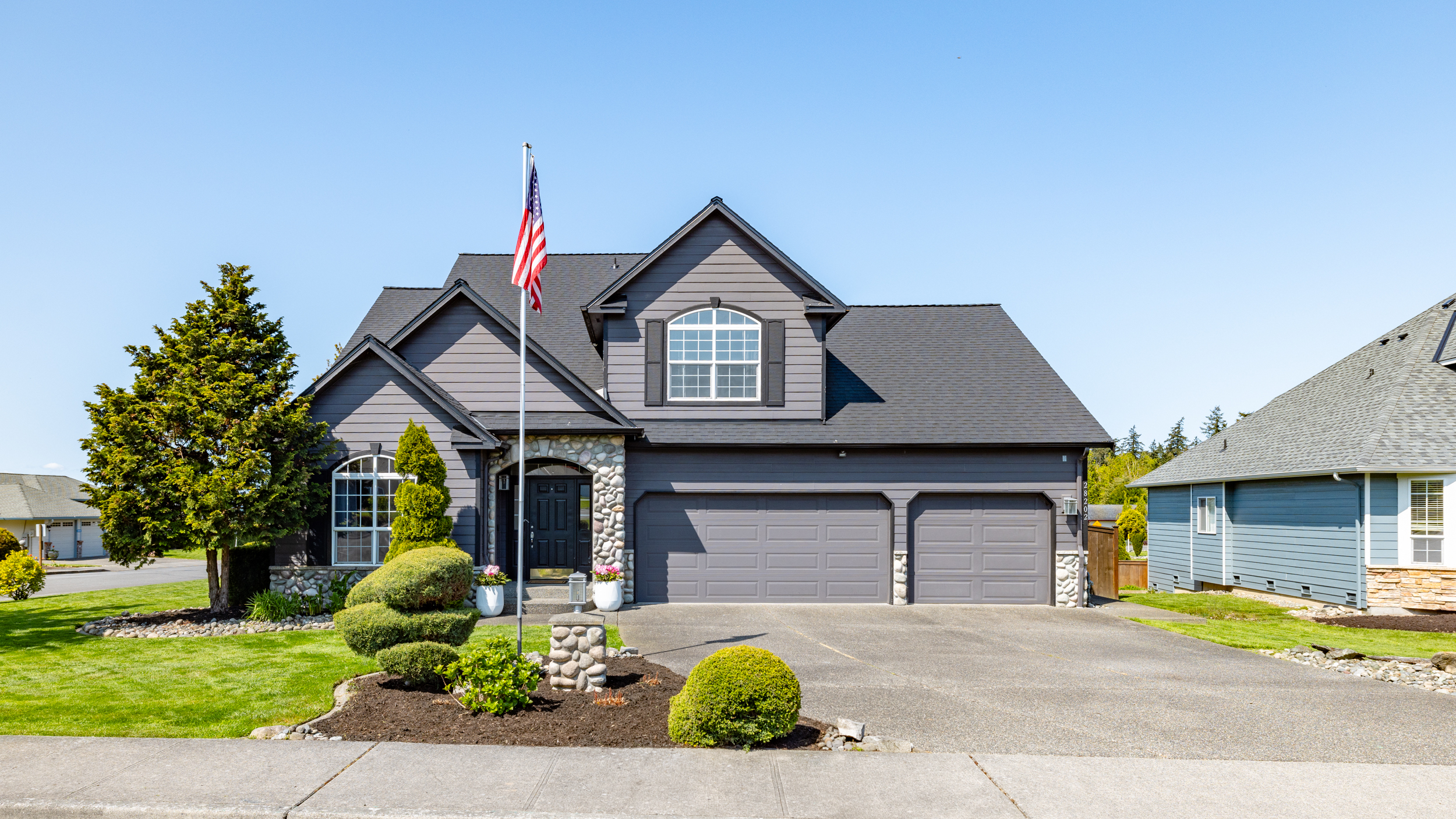 Property Photo: 28202 85th Drive NW WA 98292