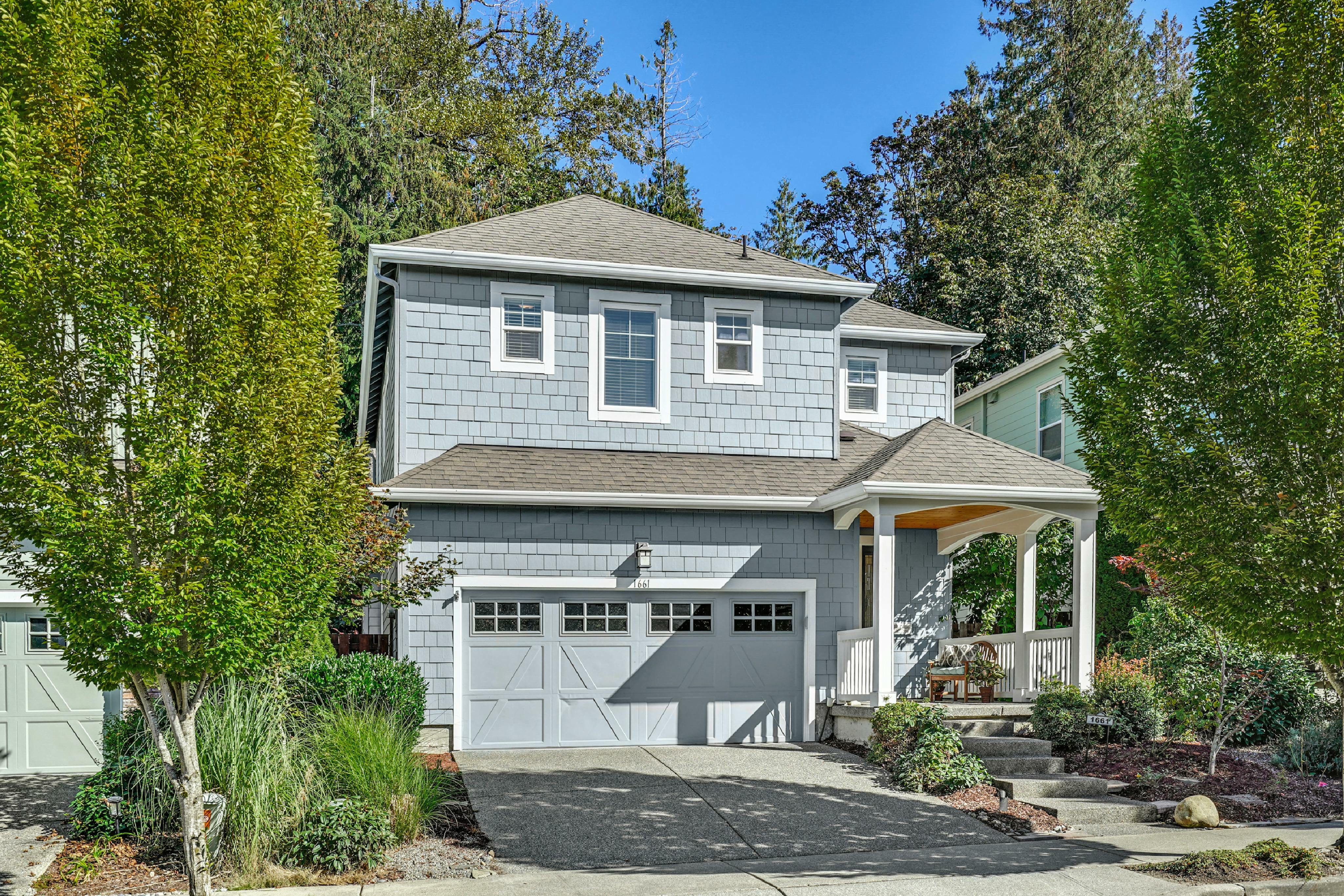 Property Photo:  1661 NE Falls Drive  WA 98029 