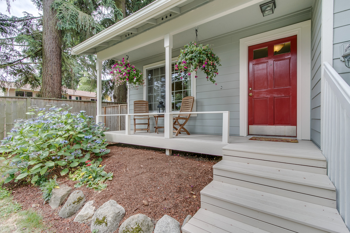 Property Photo: Entry 8331 NE 156th St WA 98028