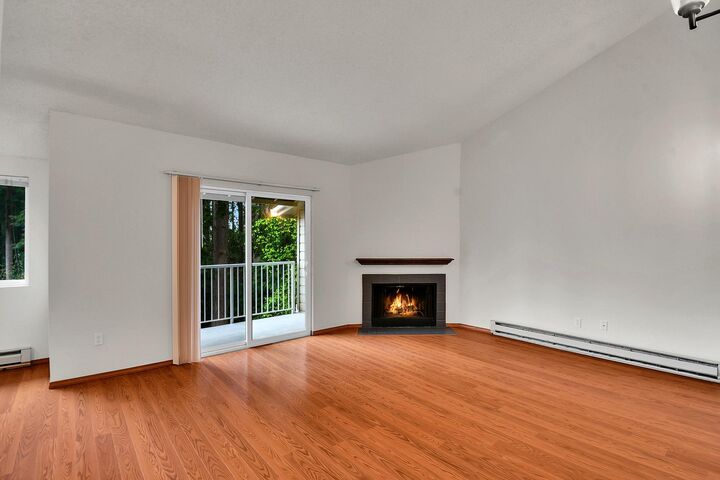 Property Photo:  5504  220th Street SW C302  WA 98043 