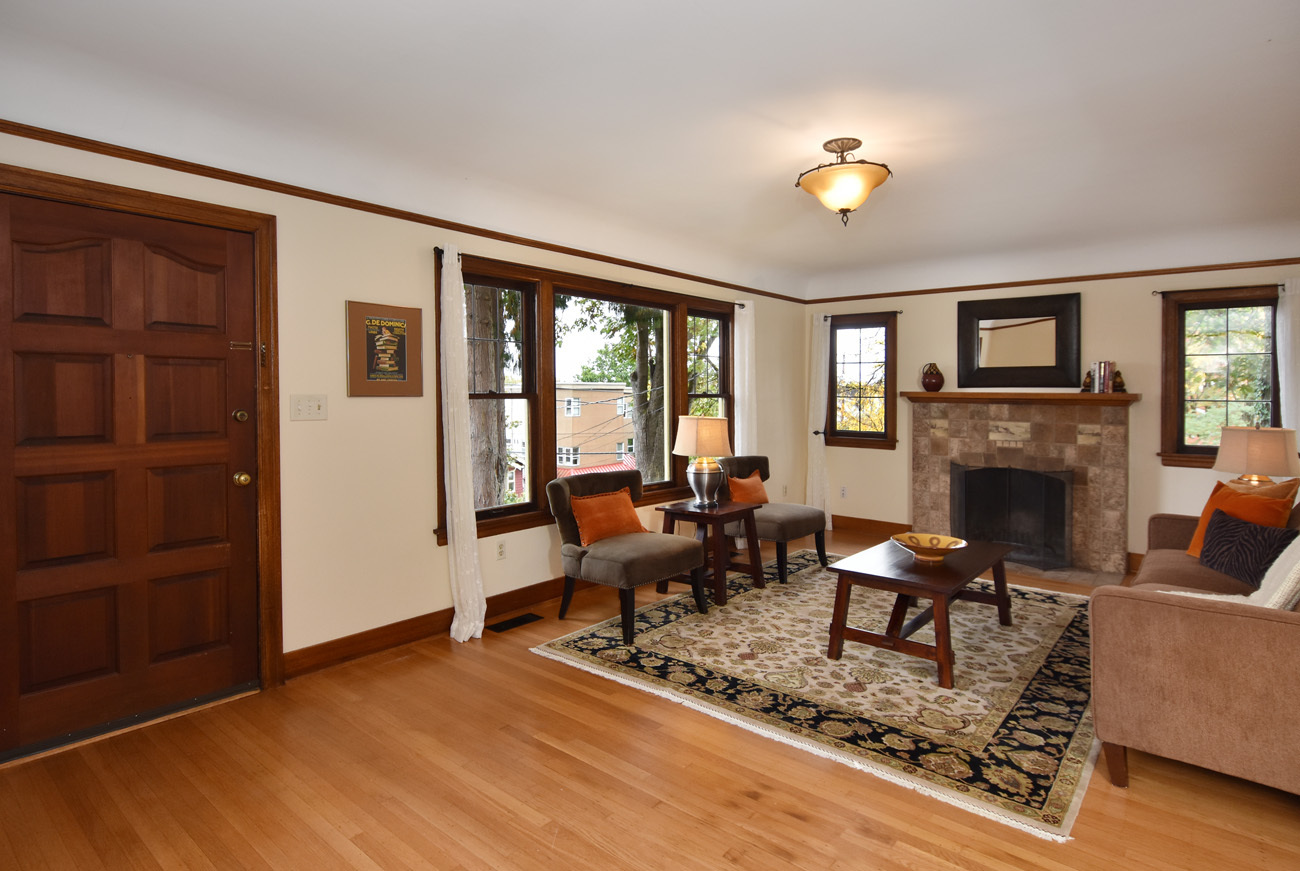 Property Photo: Living & dining rooms 415 24th Ave E  WA 98112 