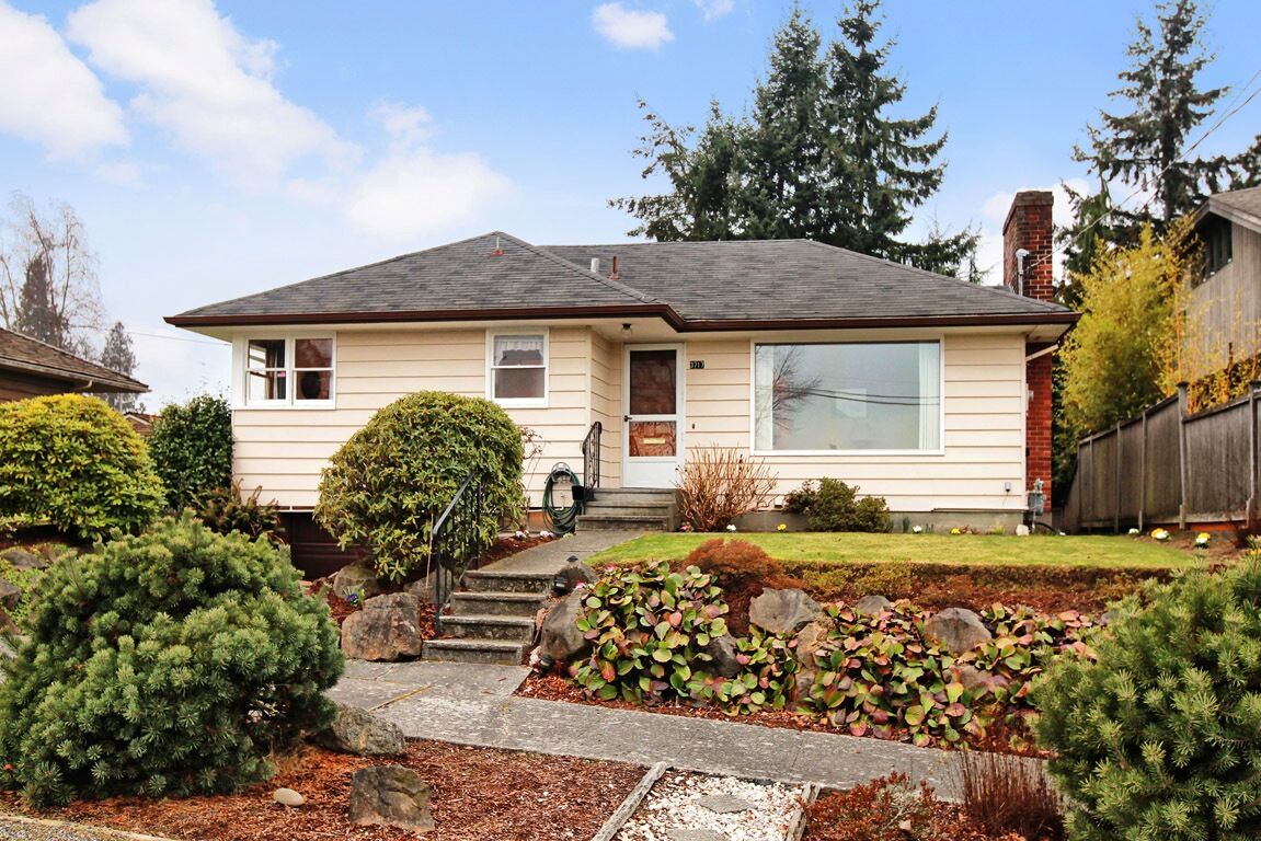 Property Photo: 3717 28th Ave W WA 98199