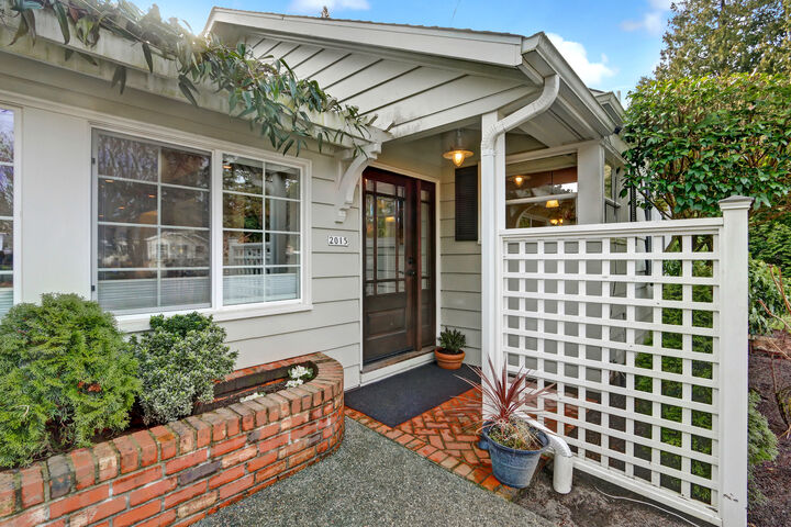 Property Photo:  2015 SW 149th St  WA 98166 