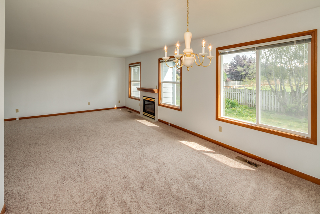 Property Photo: Living room/dinning room 5336 Bellaire Dr WA 98226