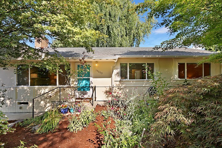 Property Photo:  19409 71st Place W  WA 98036 