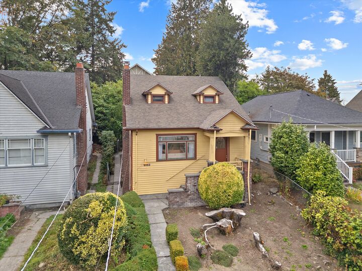 Property Photo: 6063 6th Avenue NE WA 98115