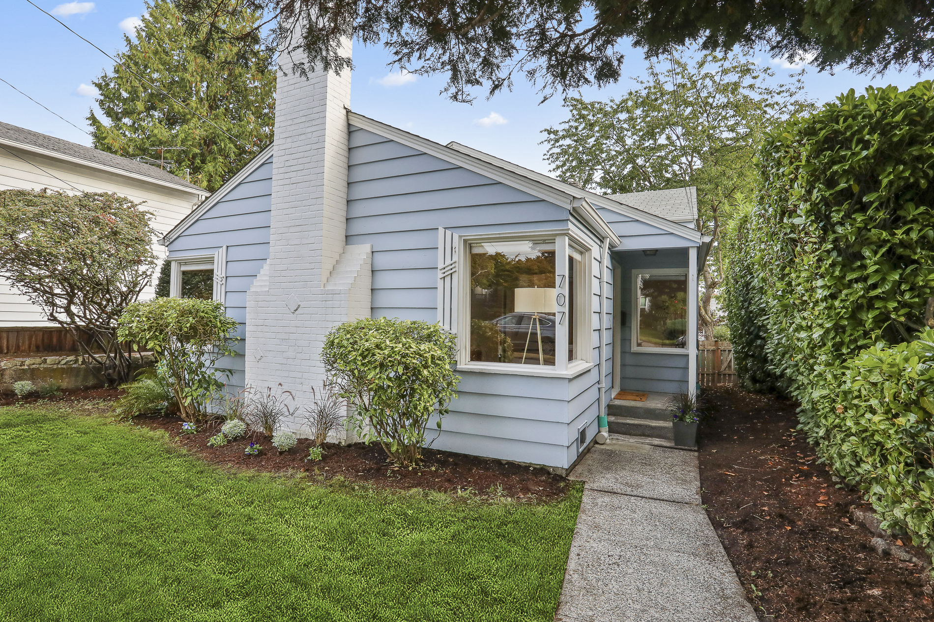 Property Photo:  707 N 72nd St  WA 98103 