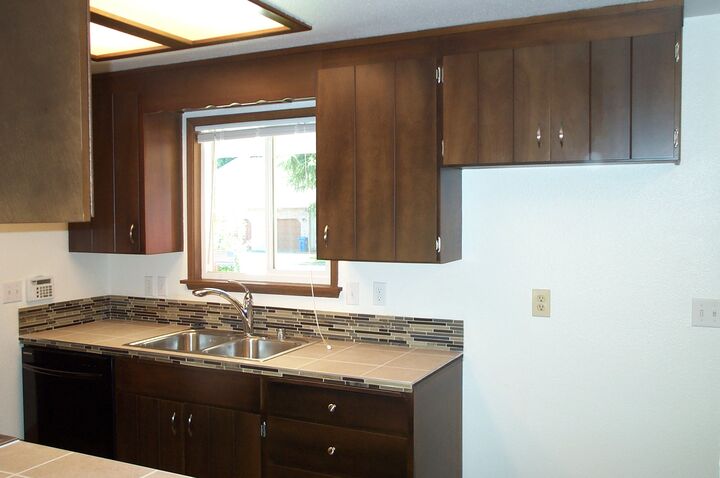 Property Photo: Interior photos 1107 N Frace St WA 98406