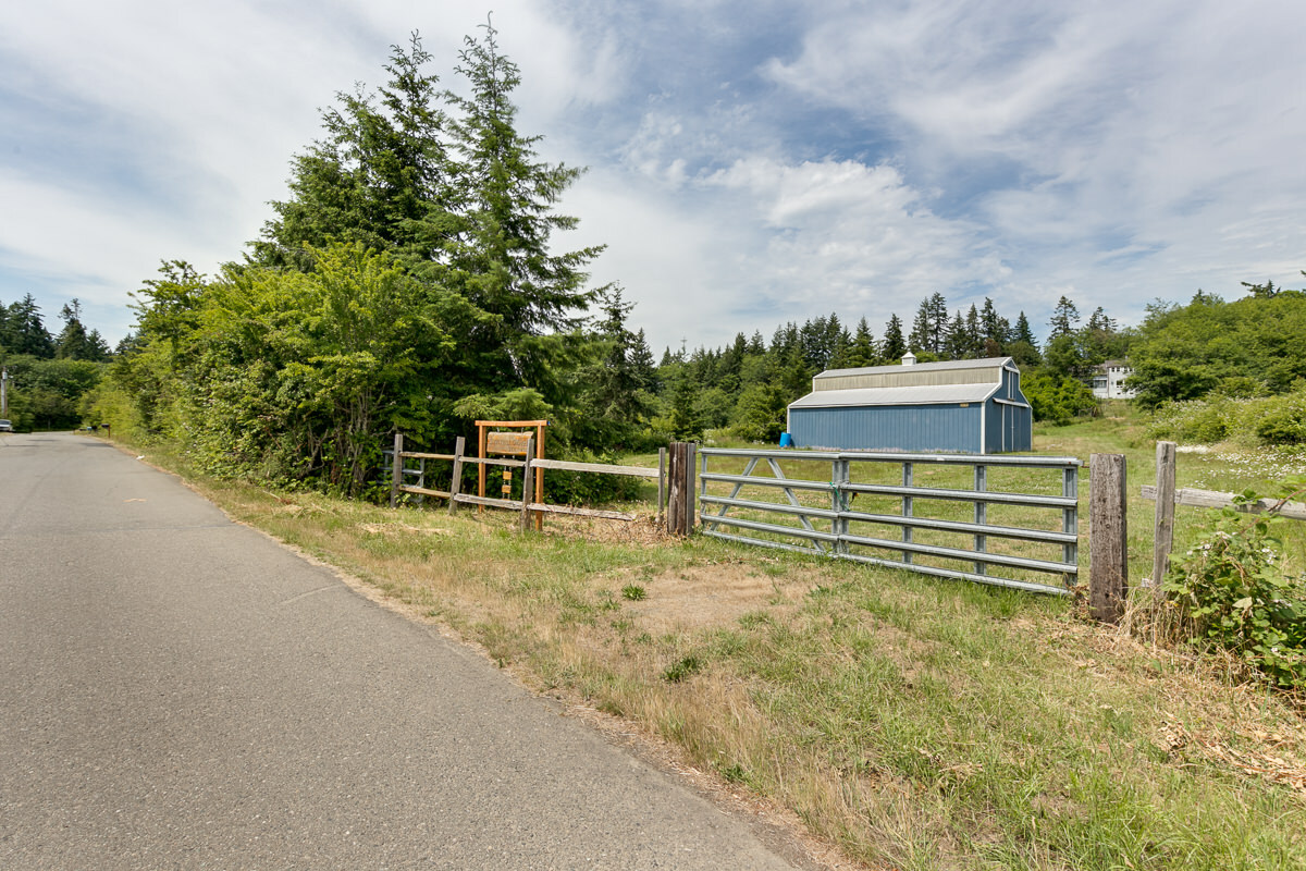 Property Photo: Fort Ward Hill 2876 Fort Ward Hill Rd NE  WA 98110 