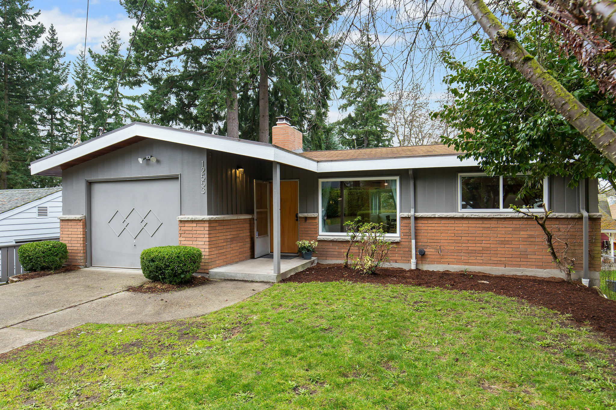 Property Photo: 12553 37th Avenue NE 12553 37th Avenue NE  WA 98125 