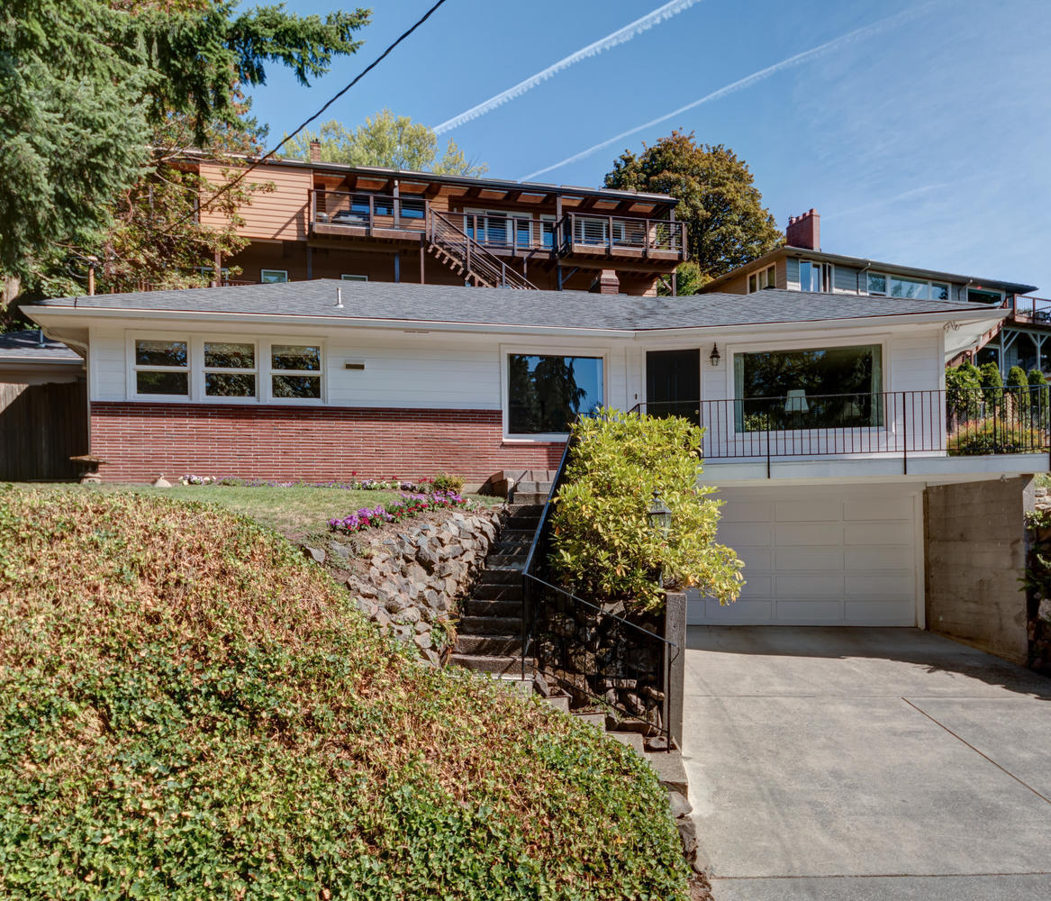 Property Photo:  1117 SW Westwood Ct  OR 97239 