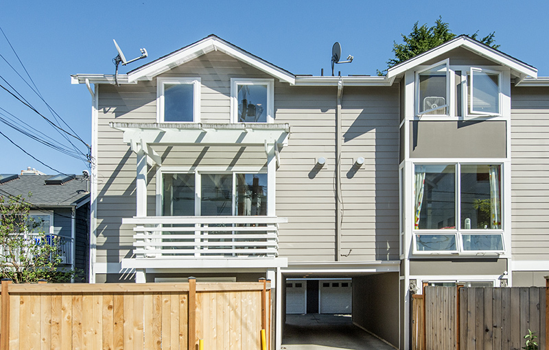 Property Photo:  4521 40th Ave SW A  WA 98116 