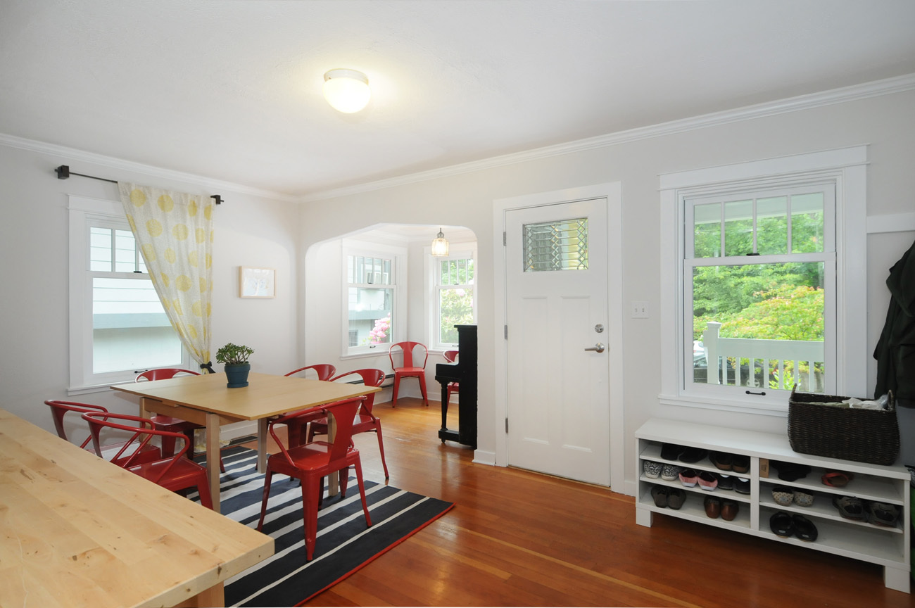 Property Photo: Living & dining room 440 25th Ave E  WA 98112 