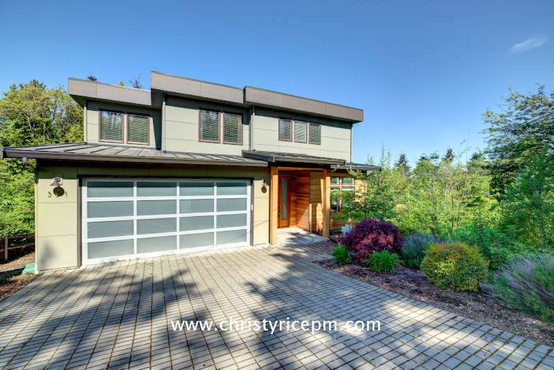 Property Photo: 351 Slater St S WA 98033