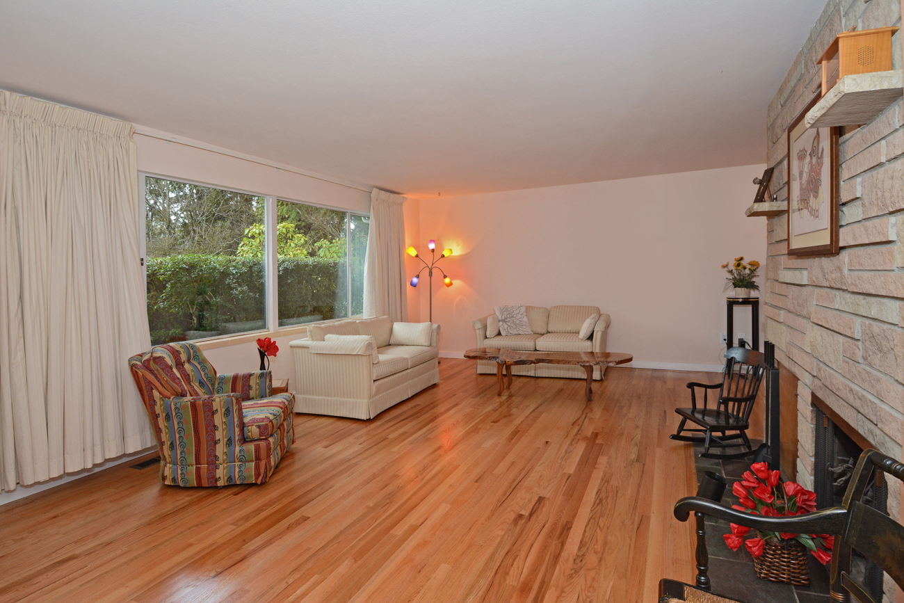 Property Photo: Living room 18048 3rd Ave NW  WA 98177 