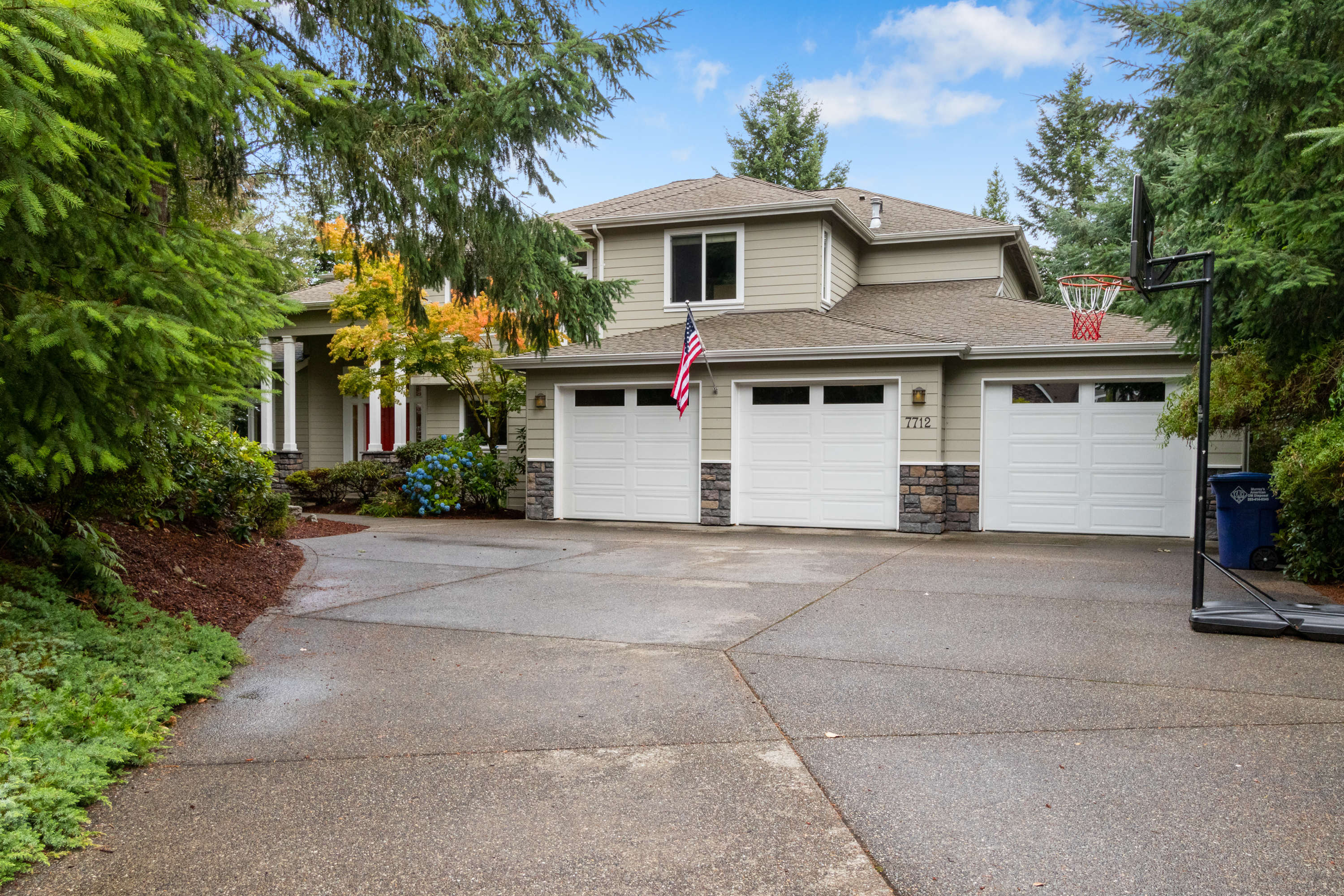 Property Photo:  7712 31st St NW  WA 98335 