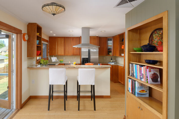 Property Photo:  731 Sommerseth St NE  WA 98370 