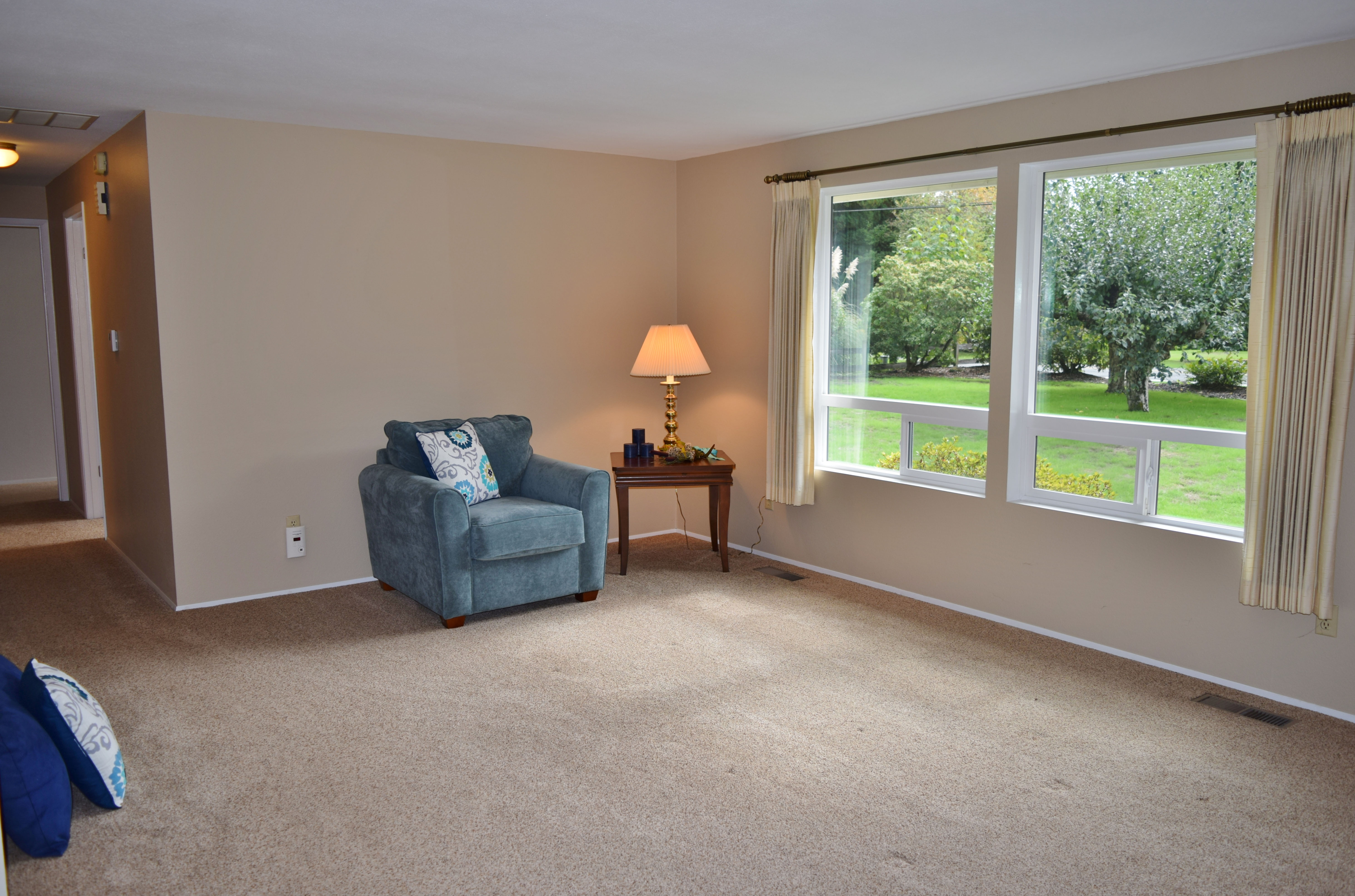 Property Photo: Living room 1064 W Laurel Rd WA 98248