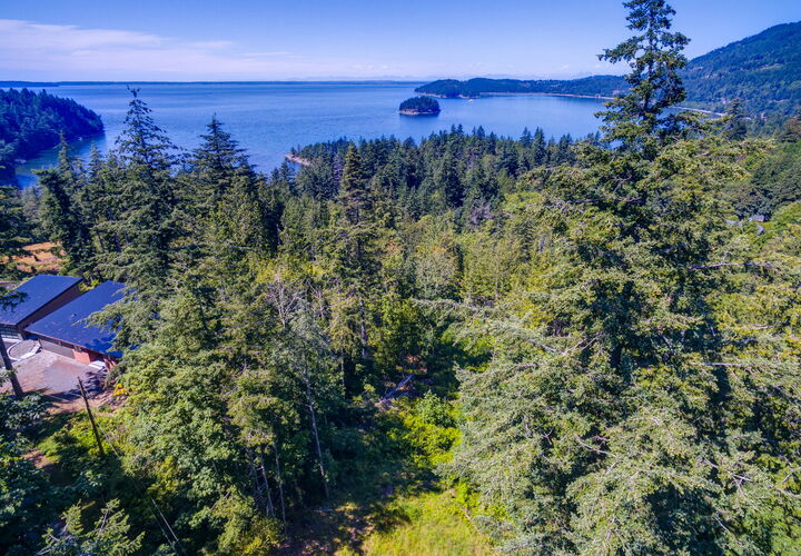 Property Photo: 557& 55X Whitecap Rd WA 98229