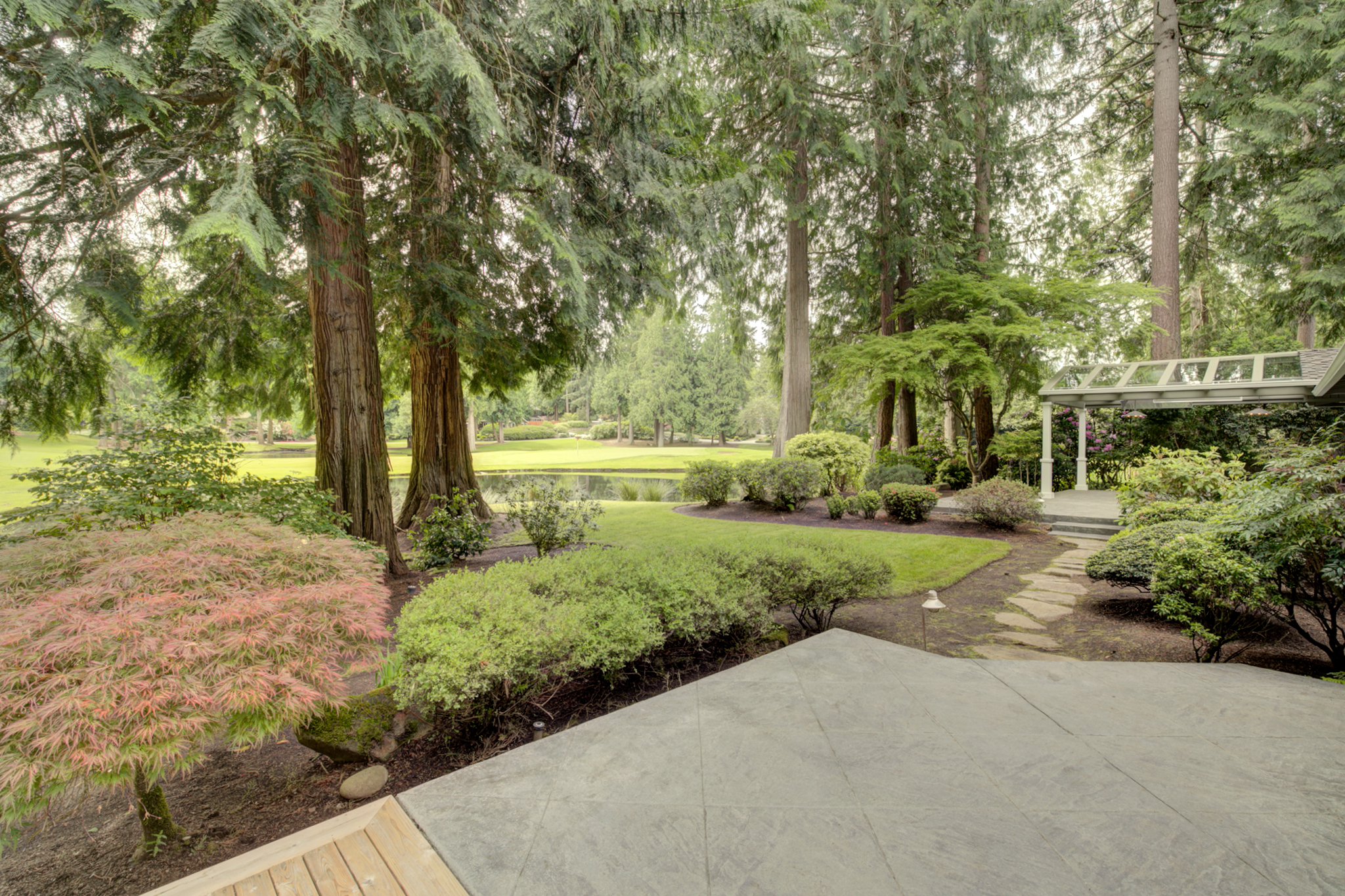 Property Photo:  3010 Sahalee Drive W  WA 98074 